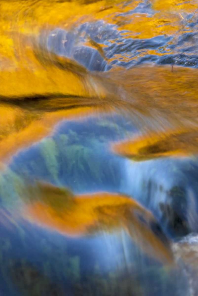 NY, Adirondacks Flowing water on Raquette Lake